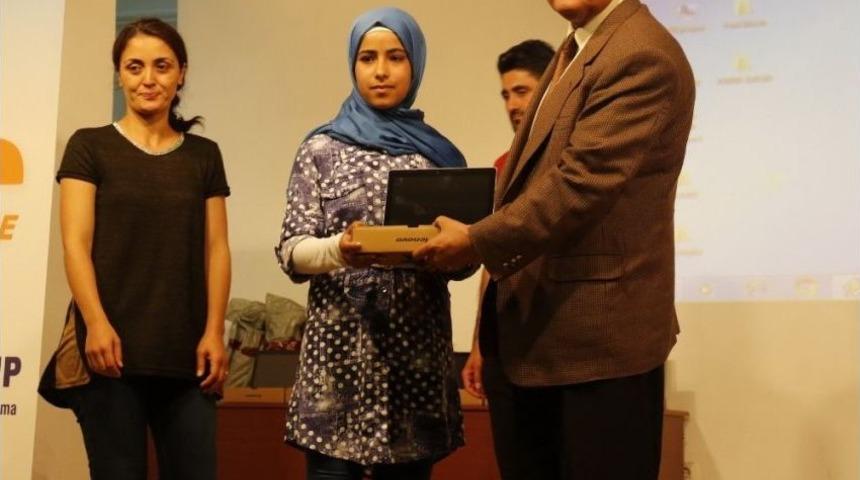 Akdeniz’de Küçük Ressamlar Tabletlerine Kavuştu