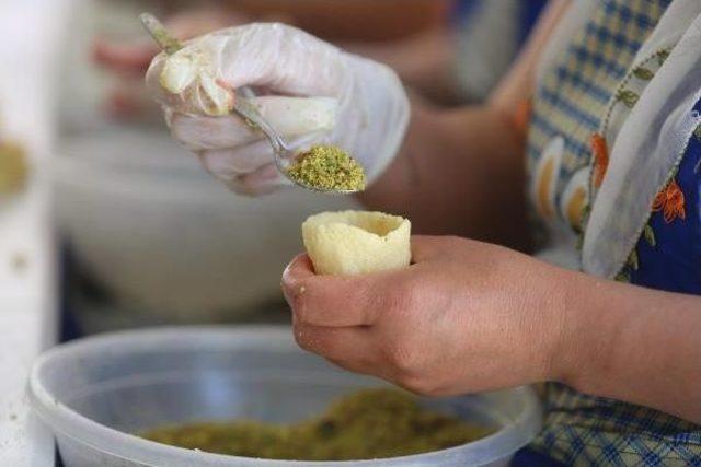 Mersin'e Özgü Tatlı 'kerebiç' Satışı Tavan Yaptı