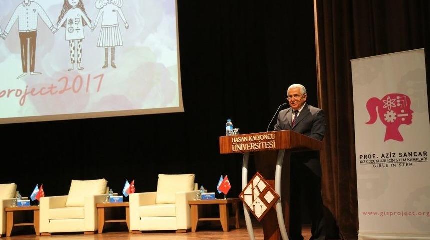 Hk&uuml; Ev Sahipliğinde Kız &Ccedil;ocukları İ&ccedil;in Stem Kampları