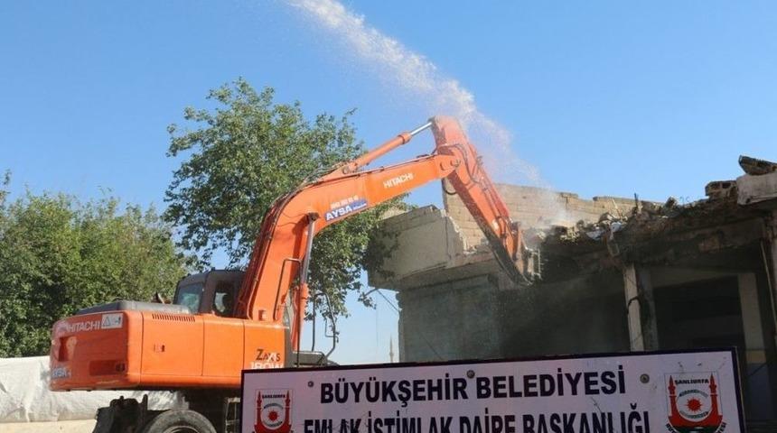 Şanlıurfa Eski Sanayi Kentsel D&ouml;n&uuml;ş&uuml;m Projesinde Yıkım &Ccedil;alışmaları S&uuml;r&uuml;yor
