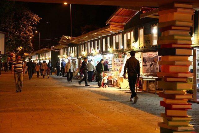 ‘kitap Sokağı’ Hizmet Sunmaya Başladı