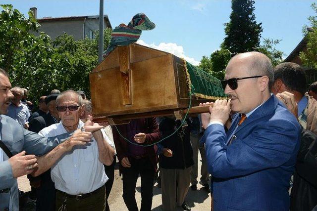 Emekli Öğretmen Kalp Krizine Yenik Düştü