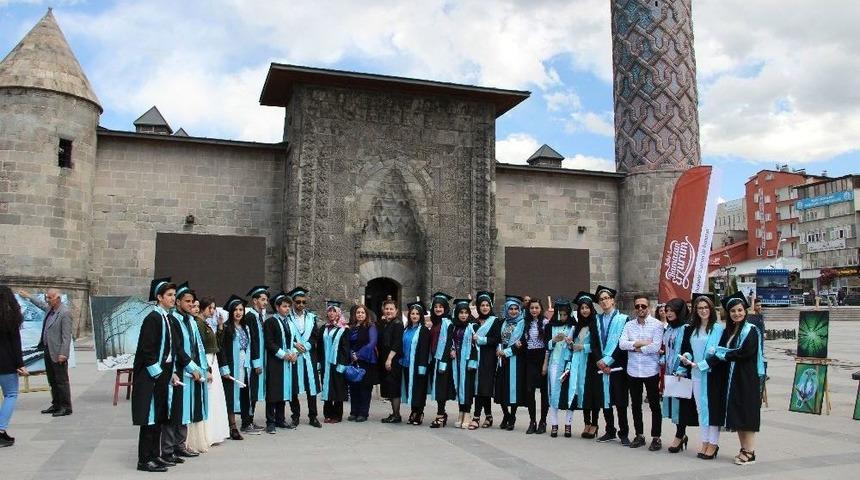 Lise Öğrencilerinden Mezuniyet Sergisi