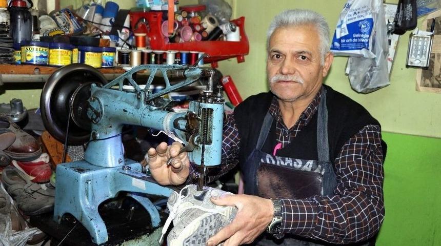 Ayakkabı Tamirciliği Son Demlerini Yaşıyor