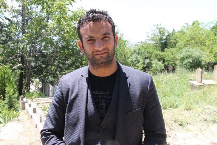 (özel Haber) 37 Yıllık Evli Çift, Bir Gün Arayla Öldü, Aynı Gün Toprağa Verildi G3