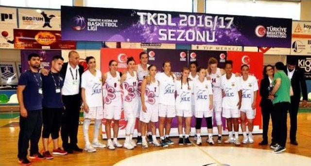 Bodrum Basket'le Antrenör Derya'nın Üzüntüsü