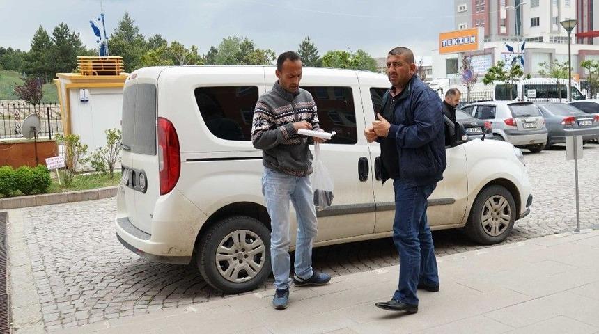 Taksisine Binen Dolandırıcıyı Karakola Götürüp Teslim Etti