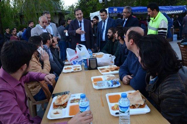 Başkan Bulutlar, Vatandaşla İftar Sofralarında Buluştu