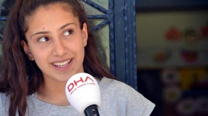 14 Kardeşin Ortancası Esma, Teog T&uuml;rkiye 1'incisi Oldu