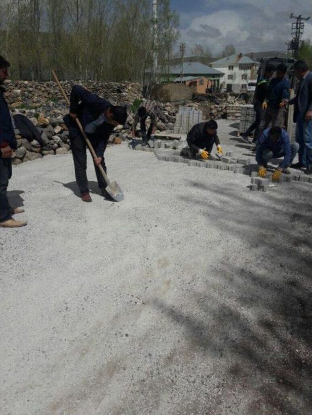 Çaldıran Belediyesinden Parke Taşı Döşeme Çalışması