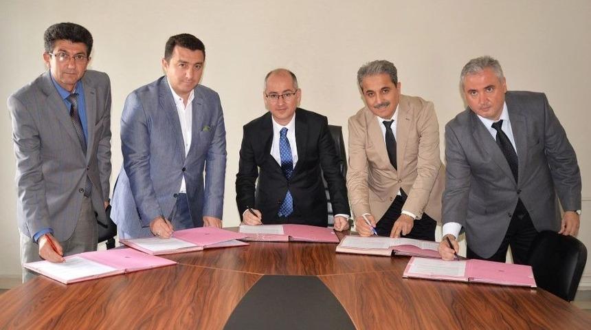 Yüzmek Çocuklardan, Malzemeler Ve Ulaşım Bozüyük Belediyesi’nden