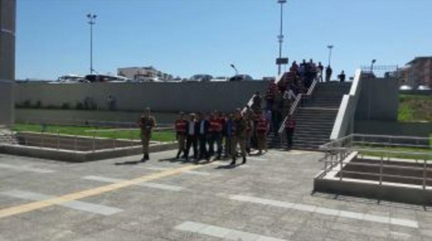 Akaryakıt Firmalarına Pkk Operasyonunda 8 Tutuklama