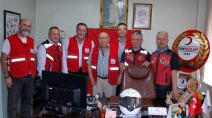Salihlili Motosiklet&ccedil;iler İle Kızılay Arasında İşbirliği