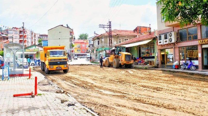 Dinar&rsquo;da Kilitli Parke D&ouml;şeme &Ccedil;alışmaları Başladı