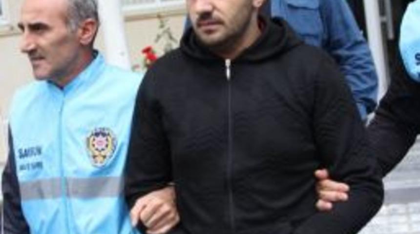 Parkta Hizmetliyi &Ouml;ld&uuml;ren Tutuklandı