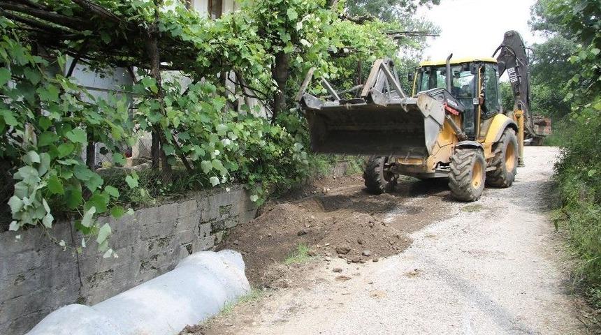 Akyazı T&uuml;rbe Sokakta Yağmur Suları Kontrol Altında