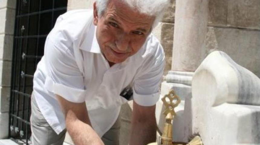 Saat Kulesi'nin Çalınan Muslukları Yerine Yenileri Takıldı