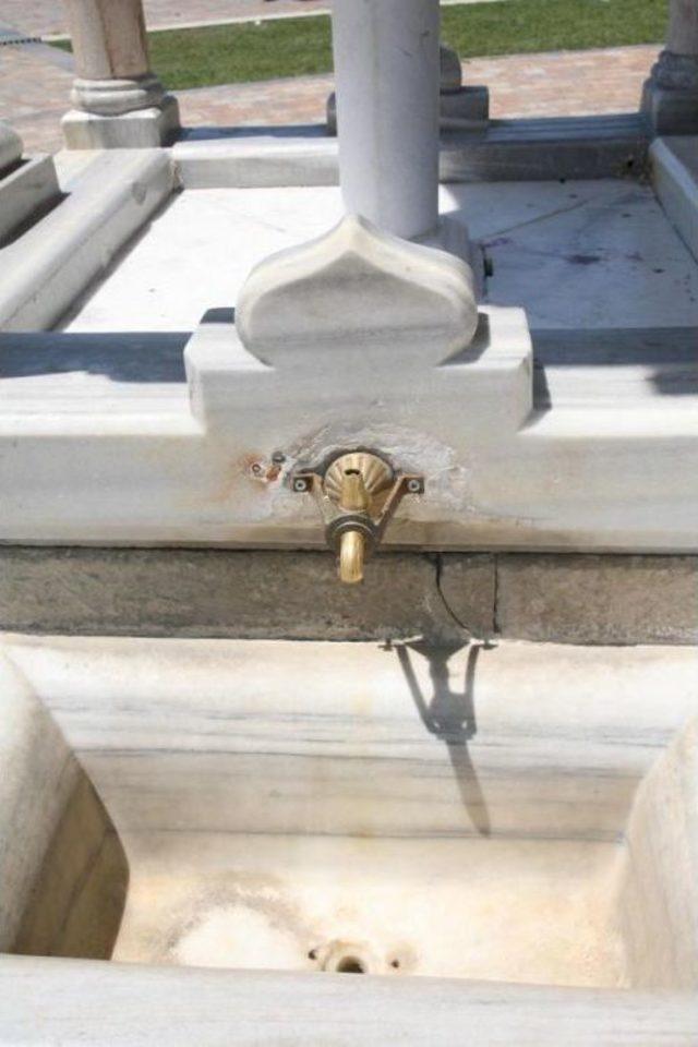 Saat Kulesi nin Çalınan Muslukları Yerine Yenileri Takıldı 1