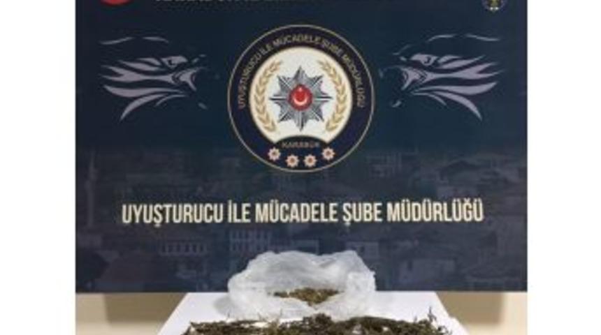 Karab&uuml;k&rsquo;te Uyuşturucu Operasyonda 3 Kişi G&ouml;zaltına Alındı