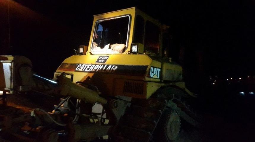 Belediye&rsquo;ye Ait İş Makinesi Kundaklandı