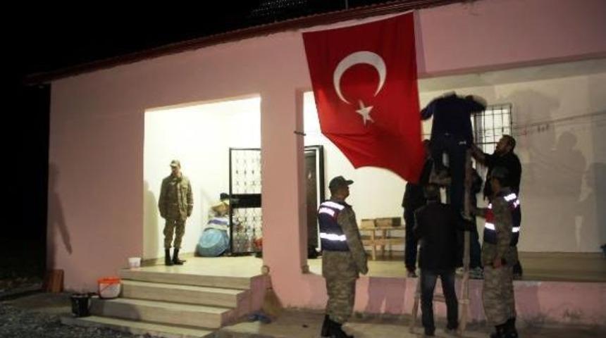 Acılı Anne Kızı Yarbay Solmaz'ın Şehadetine Inanamadı