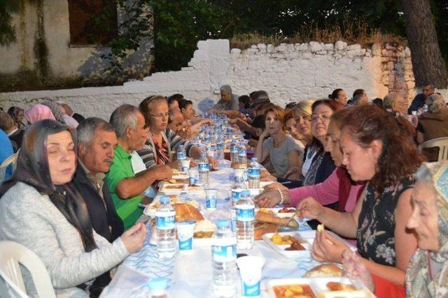 Ayvalık Belediyesi’nden Küçükköy’de İftar