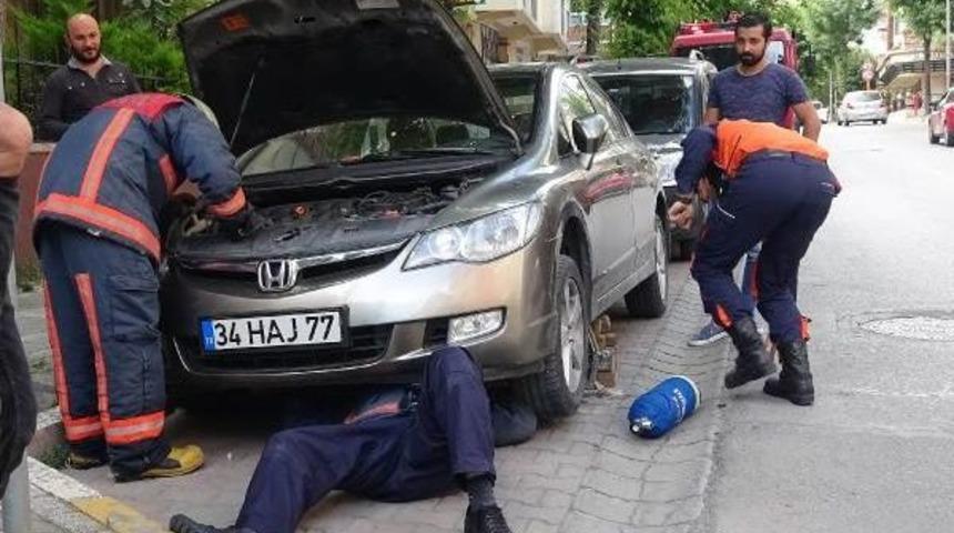 İtfaiyeden Otomobil Motorlarına Giren Yavru Kediyi Kurtarma Operasyonu