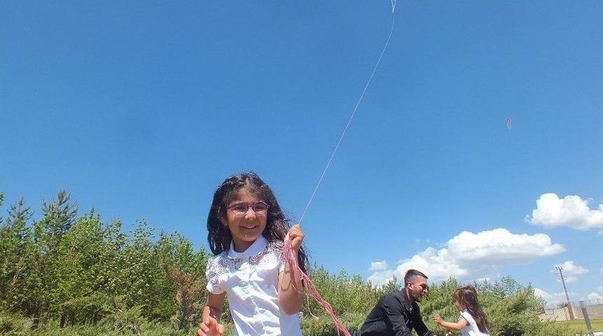 Malazgirt&rsquo;te U&ccedil;urtma Şenliği