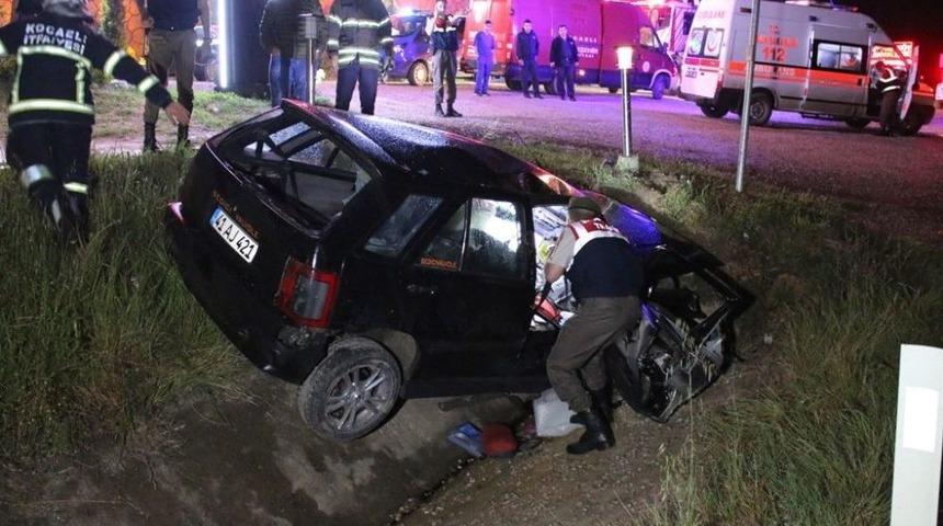 Kontrolden &Ccedil;ıkan Otomobil Su Kanalına U&ccedil;tu: 1 &Ouml;l&uuml;