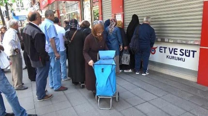 Et Ve S&uuml;t Kurumu'nda Et Kuyruğu