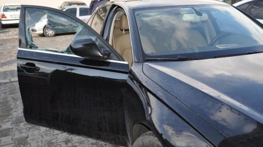 Park Halindeki Aracın Camını Kırıp 60 Bin Tl &Ccedil;aldılar