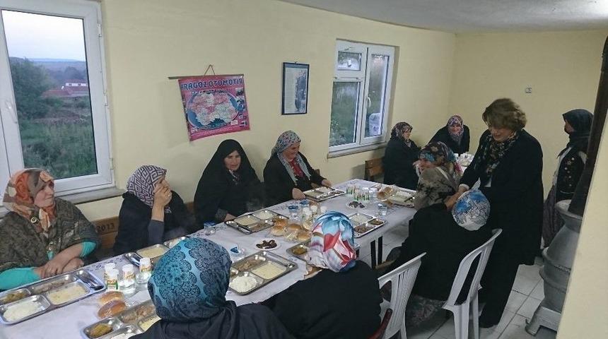 İn&ouml;n&uuml; Belediyesinden İftar Yemeği