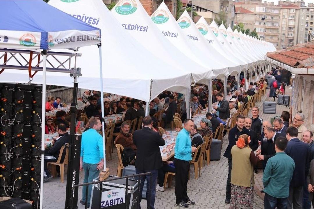 İlkadım&rsquo;da &ldquo;komşu İftarları&rdquo; Kardeşliği G&uuml;&ccedil;lendiriyor