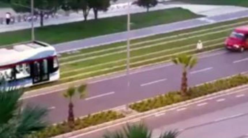 İzmir&rsquo;de Hoşg&ouml;r&uuml;n&uuml;n G&ouml;r&uuml;nt&uuml;s&uuml;