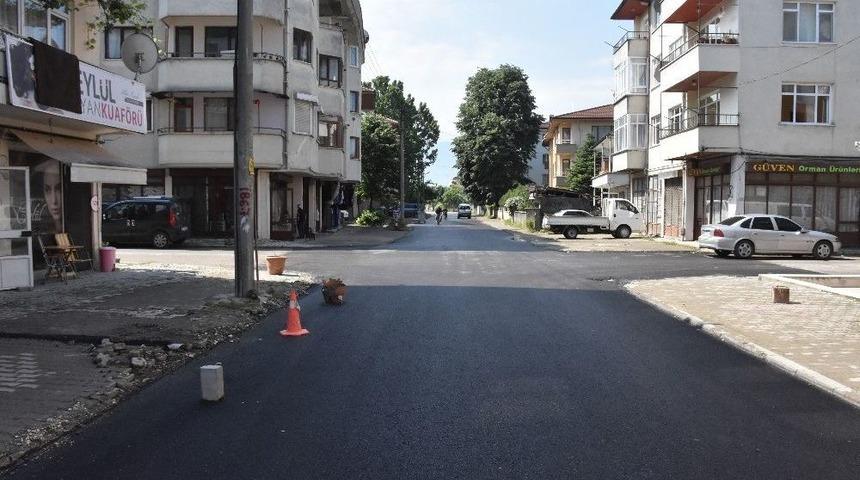 D&uuml;zce Belediyesi Azmimilli Mahallesinde Asfalt &Ccedil;alışmasına Başladı