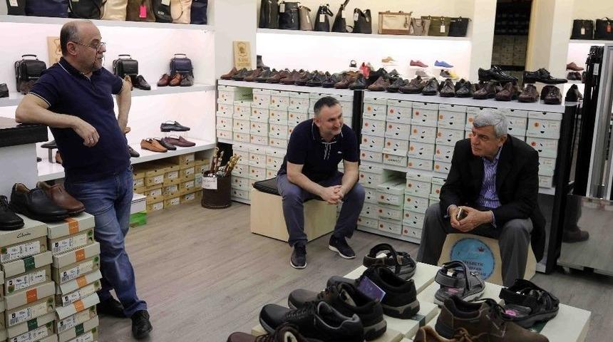 Başkan Karaosmanoğlu, İzmit Esnafını Ziyaret Etti