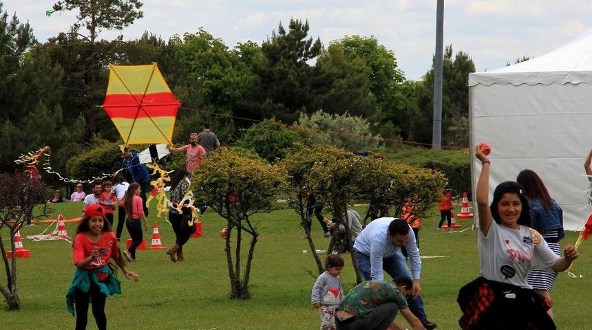 &Ccedil;ocuklar Ahlatlıbel&rsquo;de Bilimle Buluşuyor