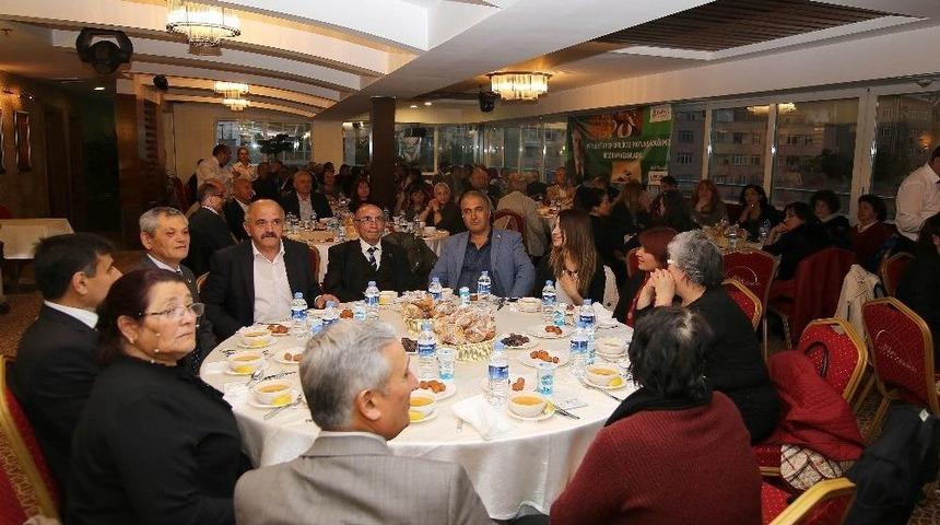 Başkan Taşdelen &Ccedil;ankaya&rsquo;nın Muhtarları İle İftarda Buluştu