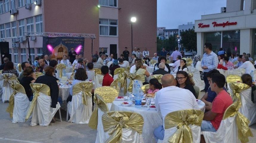 Koca, Şehit Ve Gazi Yakınlarıyla İftarda Bir Araya Geldi