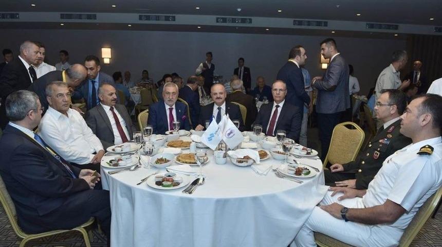 &Ccedil;akacak: "ge&ccedil;mişi Ahiliğe Dayanan Esnafımız, Birliğin Ve Kardeşliğin Temsilcisidir"