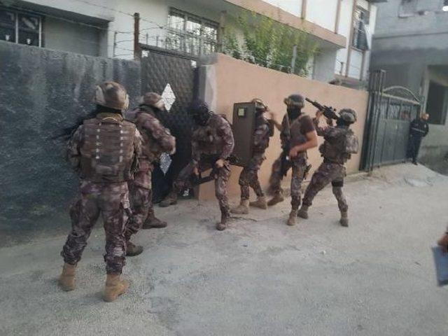 Uyuşturucu Satıcılarına Şafak Baskını: 15 G&ouml;zaltı 3