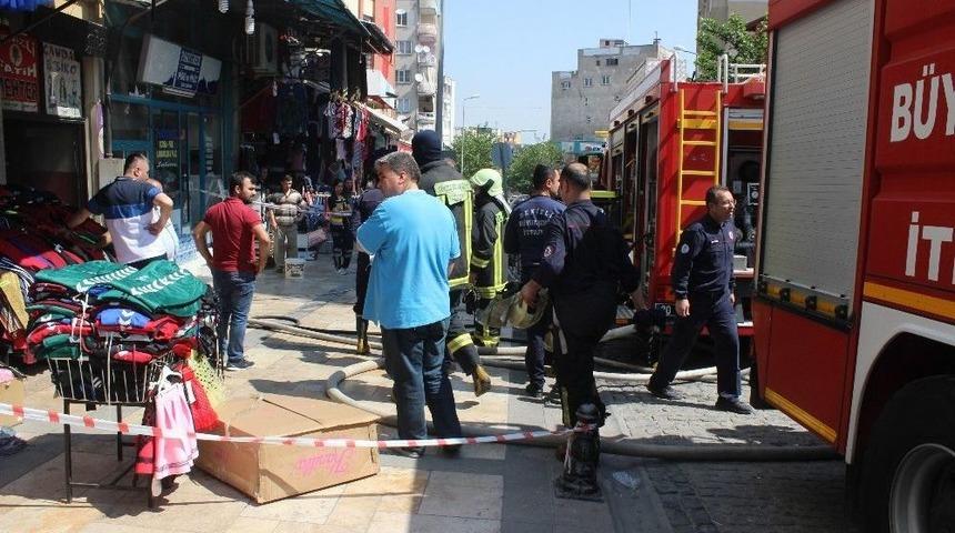 Denizli&rsquo;de İş Yeri Yangını Paniğe Neden Oldu