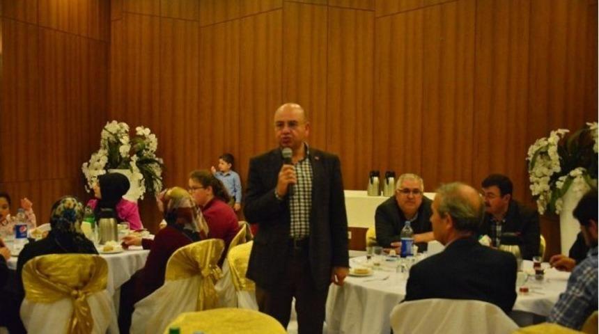 Gediz Belediyesinden Personele İftar Yemeği