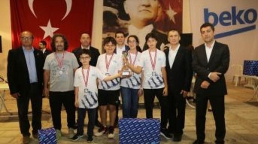Başak Kolejinden İzmir 16. Beko Satran&ccedil; Turnuvasında B&uuml;y&uuml;k Başarı
