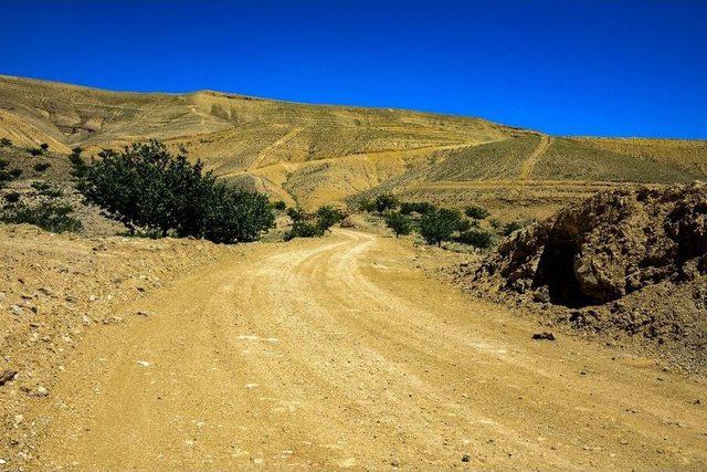 Darende’de Yol Açma Ve Genişletme Çalışmaları