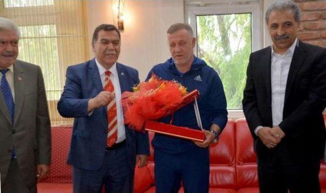 Kayserispor Teknik Direktörü Bakkal: 