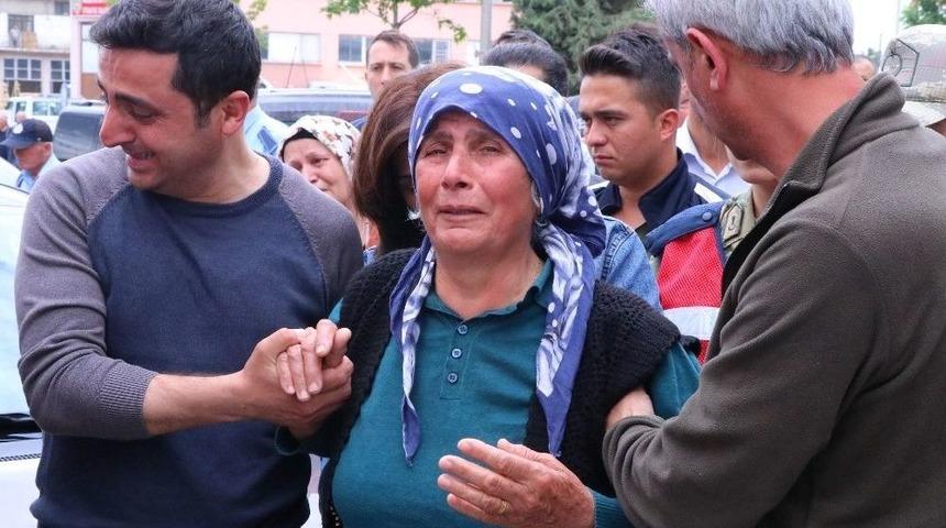 Şehit Yarbay Song&uuml;l Yakut&rsquo;un Cenazesi Helallik İ&ccedil;in Evine Getirildi