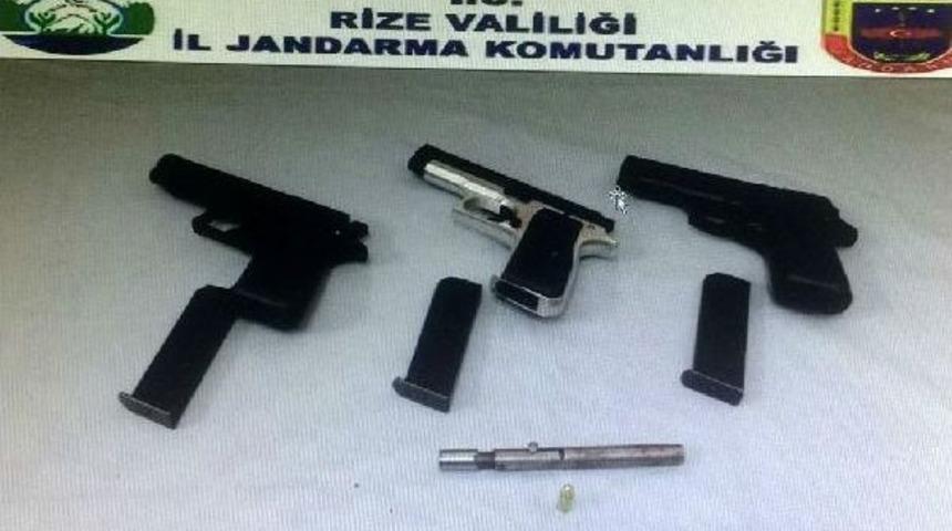 Rize&rsquo;De Biri Kalem Tipi 4 Tabanca Ele Ge&ccedil;irildi