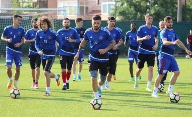 Kardemir Karab&uuml;kspor Teknik Direkt&ouml;r&uuml; Barisic: 4 Oyuncuya Ihtiyacımız Var 1