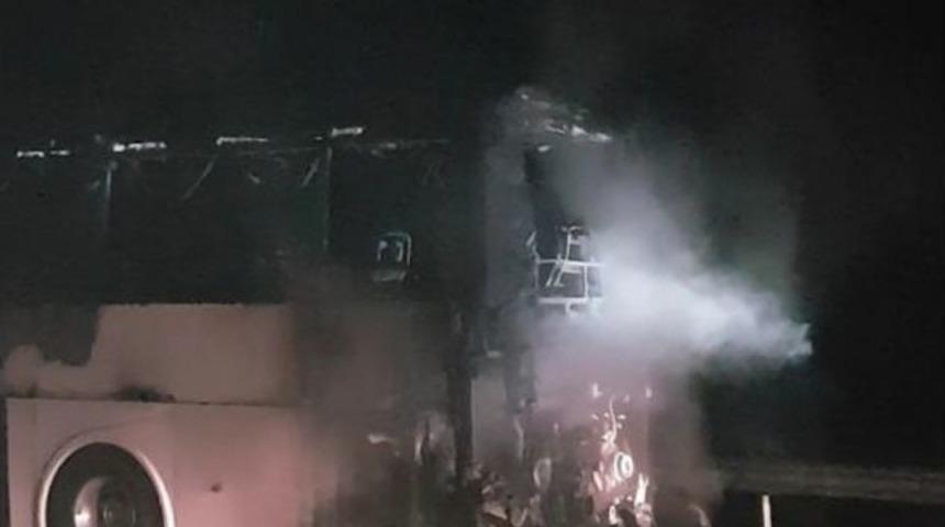 45 Yolcusu Bulunan Otob&uuml;s Alev Alev Yandı